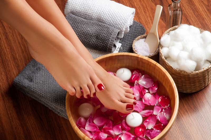 Soin des pieds maison : les astuces efficaces